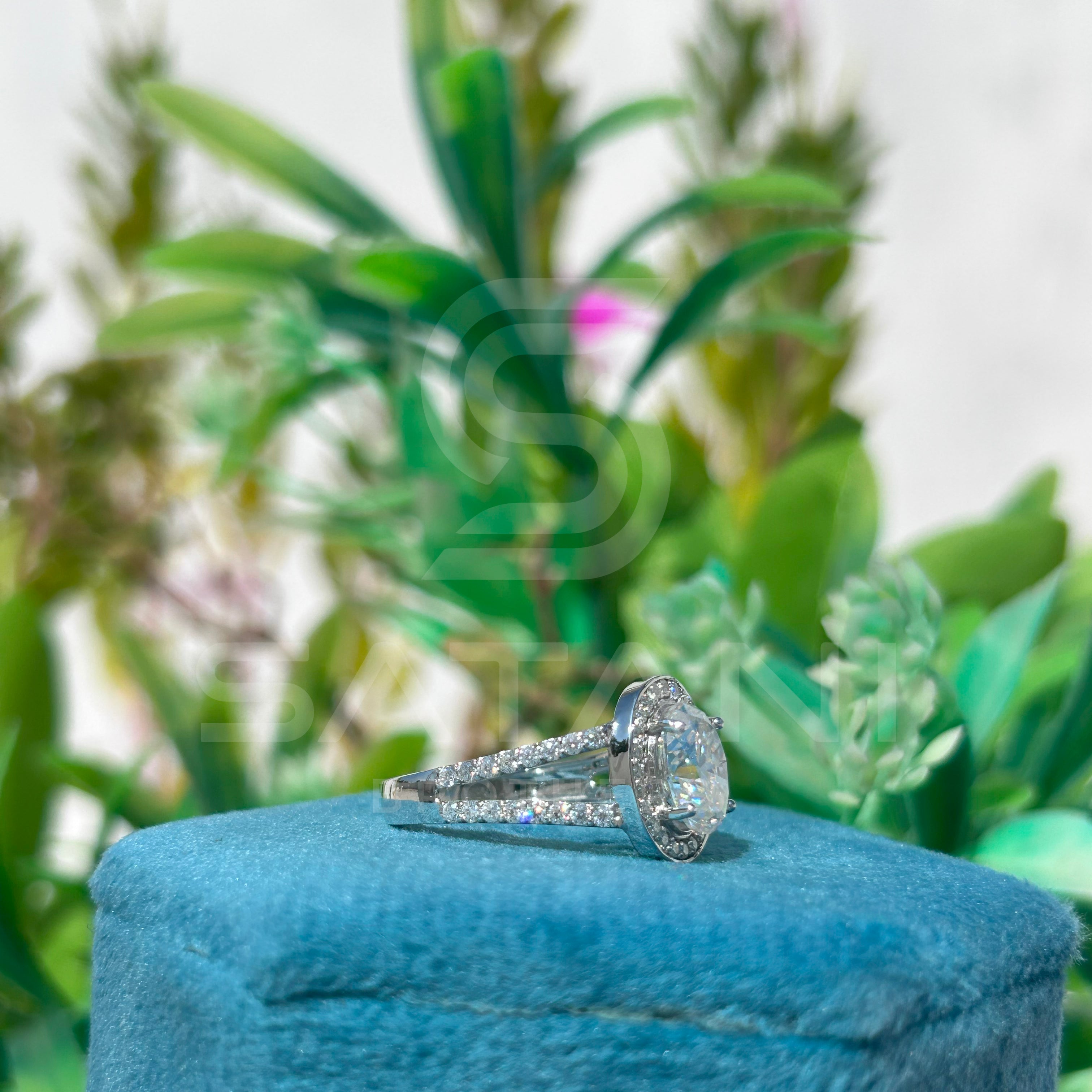 "Oval Cut Halo Diamond Engagement Ring with Split Shank – White Gold Oval Solitaire with Pave Band"