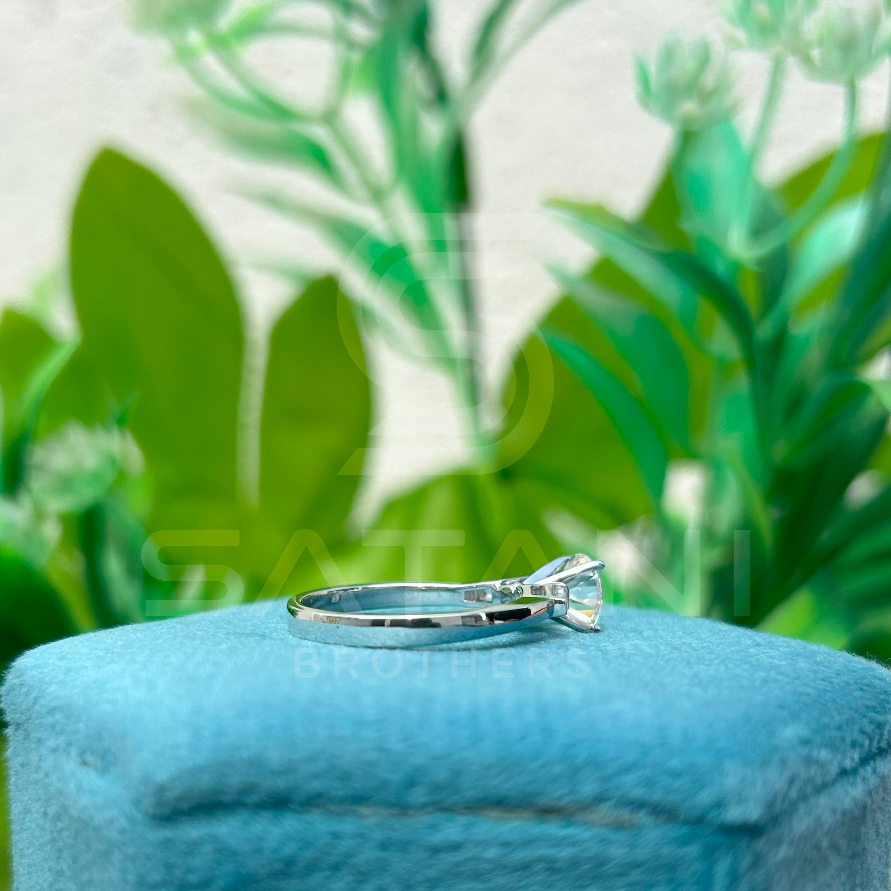 "Round Cut Moissanite Solitaire Engagement Ring with Side Baguettes" π