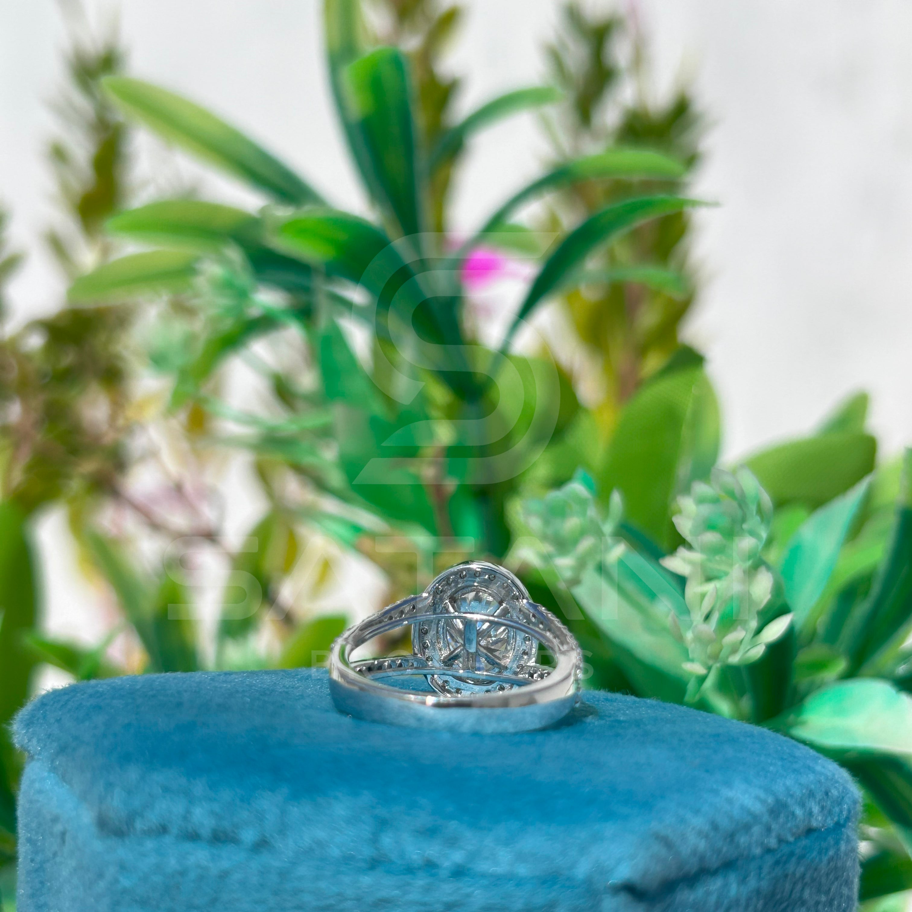 "Oval Cut Halo Diamond Engagement Ring with Split Shank – White Gold Oval Solitaire with Pave Band"