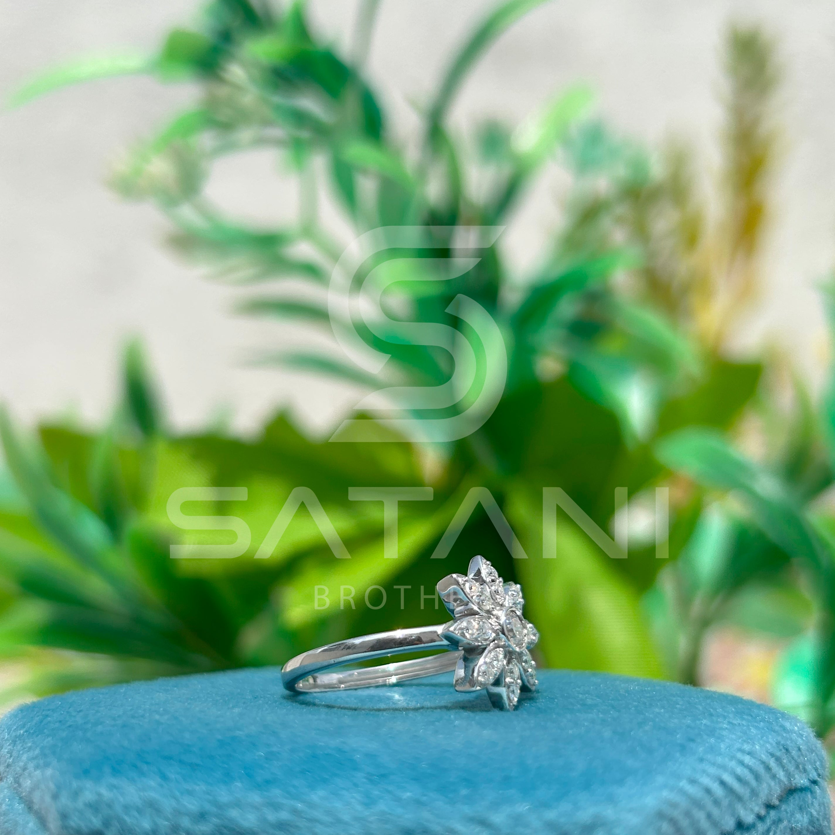 Daisy Diamond Bloom Ring