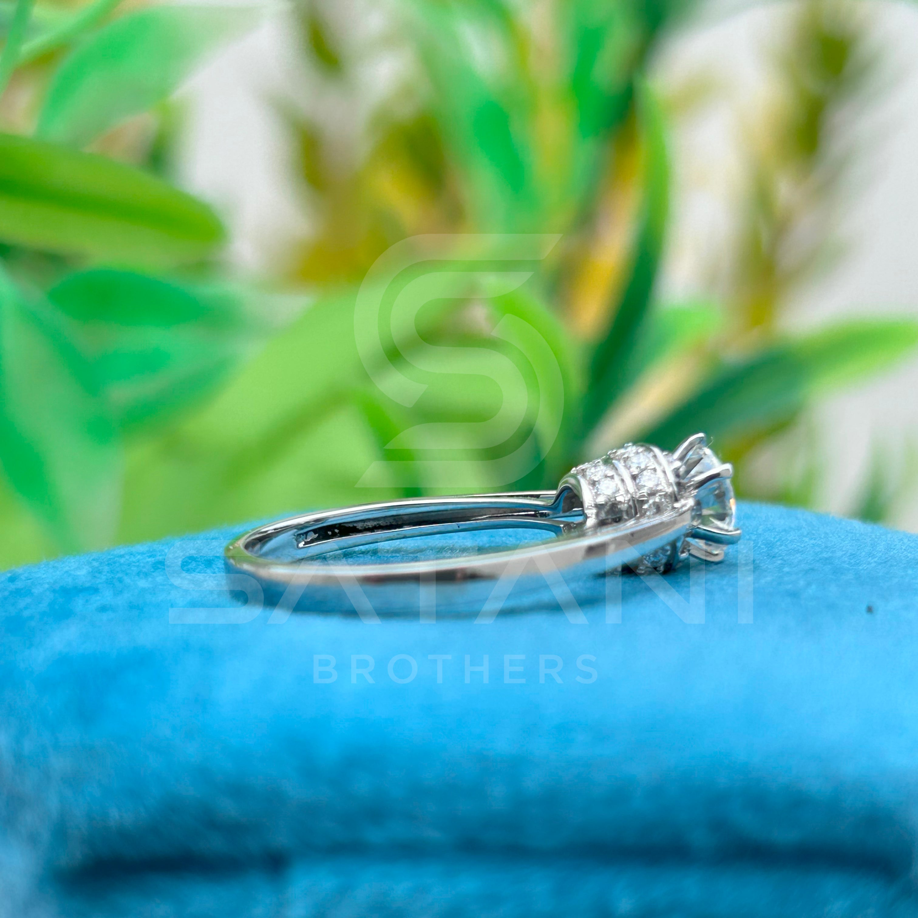Sunflower-Inspired Round Diamond Halo Ring