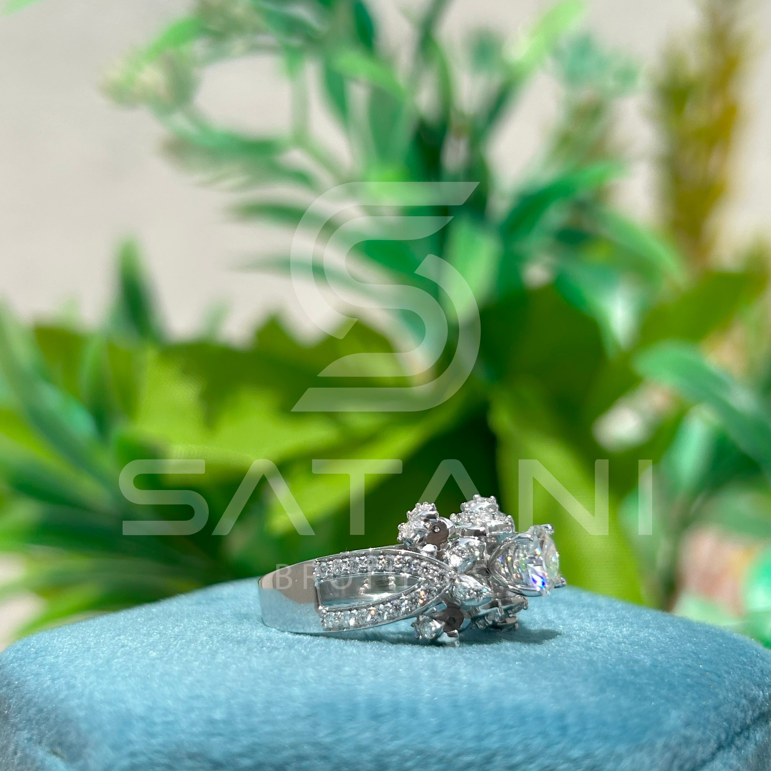 14K White Gold Unique Cluster Engagement Ring with Round Brilliant Cut Diamond & Pave Split Shank