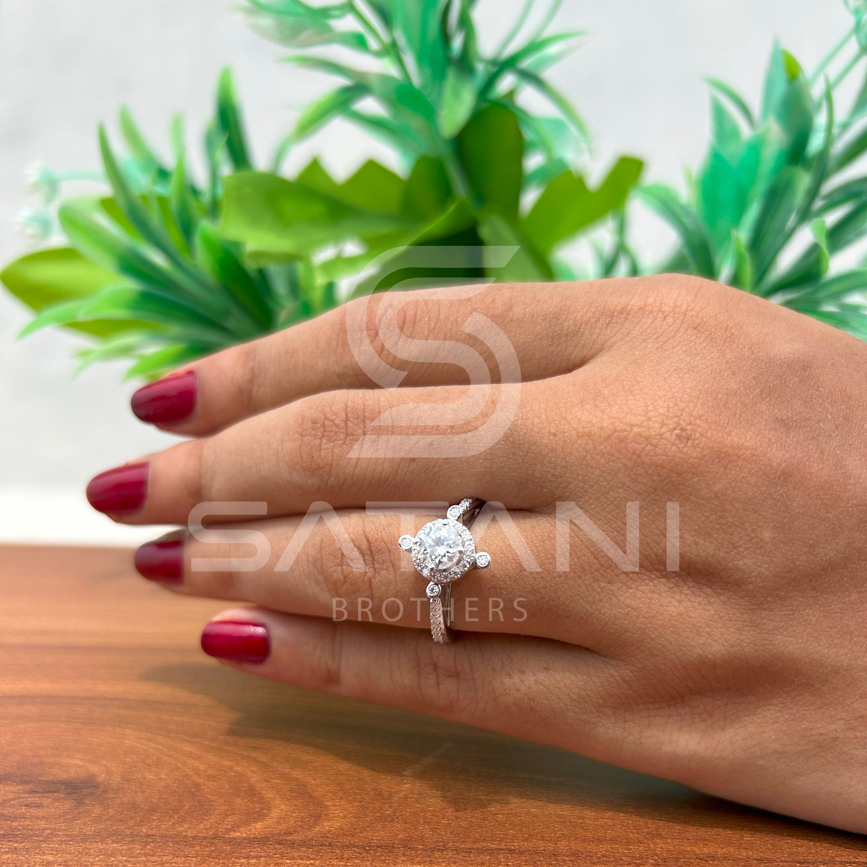 14K White Gold Vintage Halo Engagement Ring with Round Brilliant Diamond & Milgrain Detailing