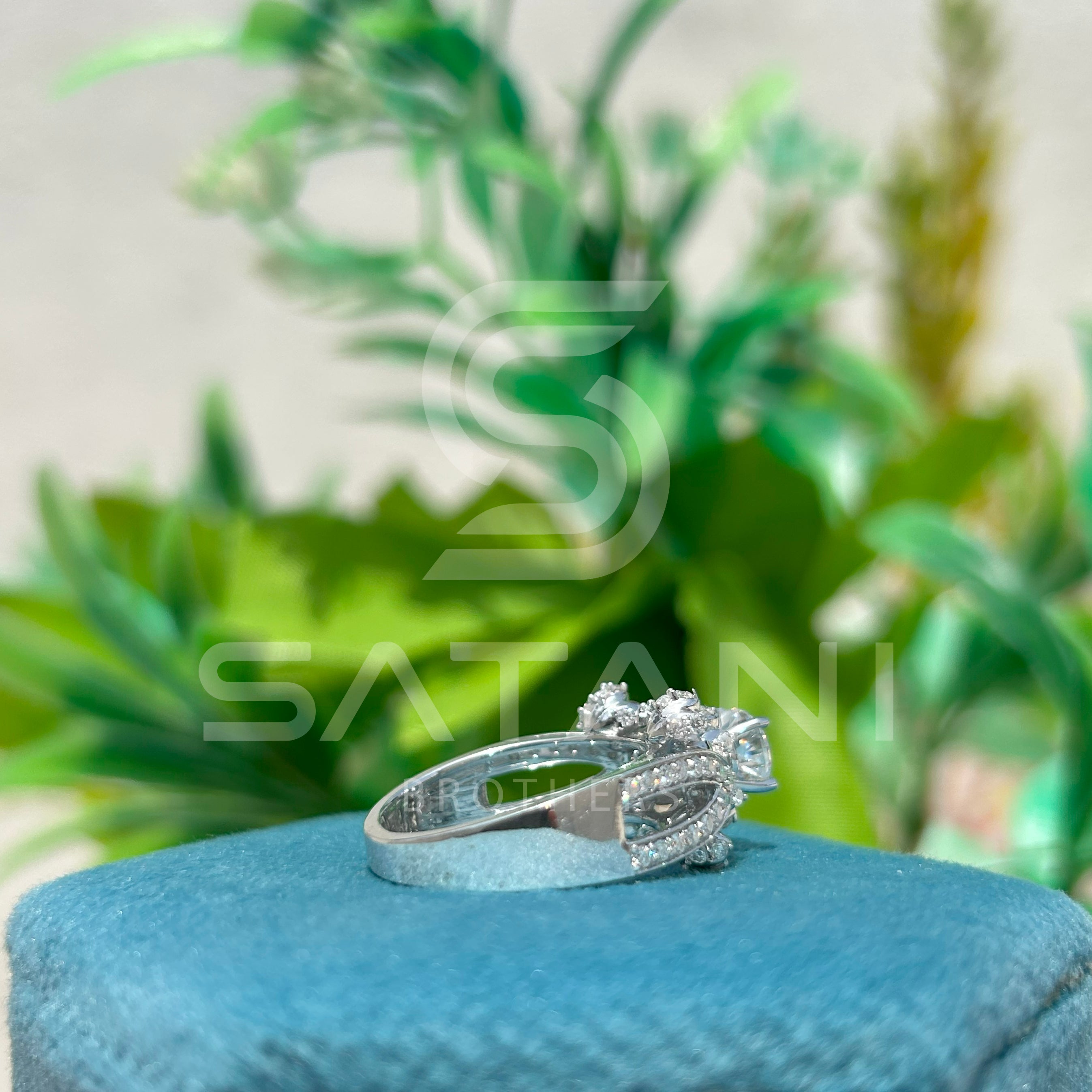 14K White Gold Unique Cluster Engagement Ring with Round Brilliant Cut Diamond & Pave Split Shank