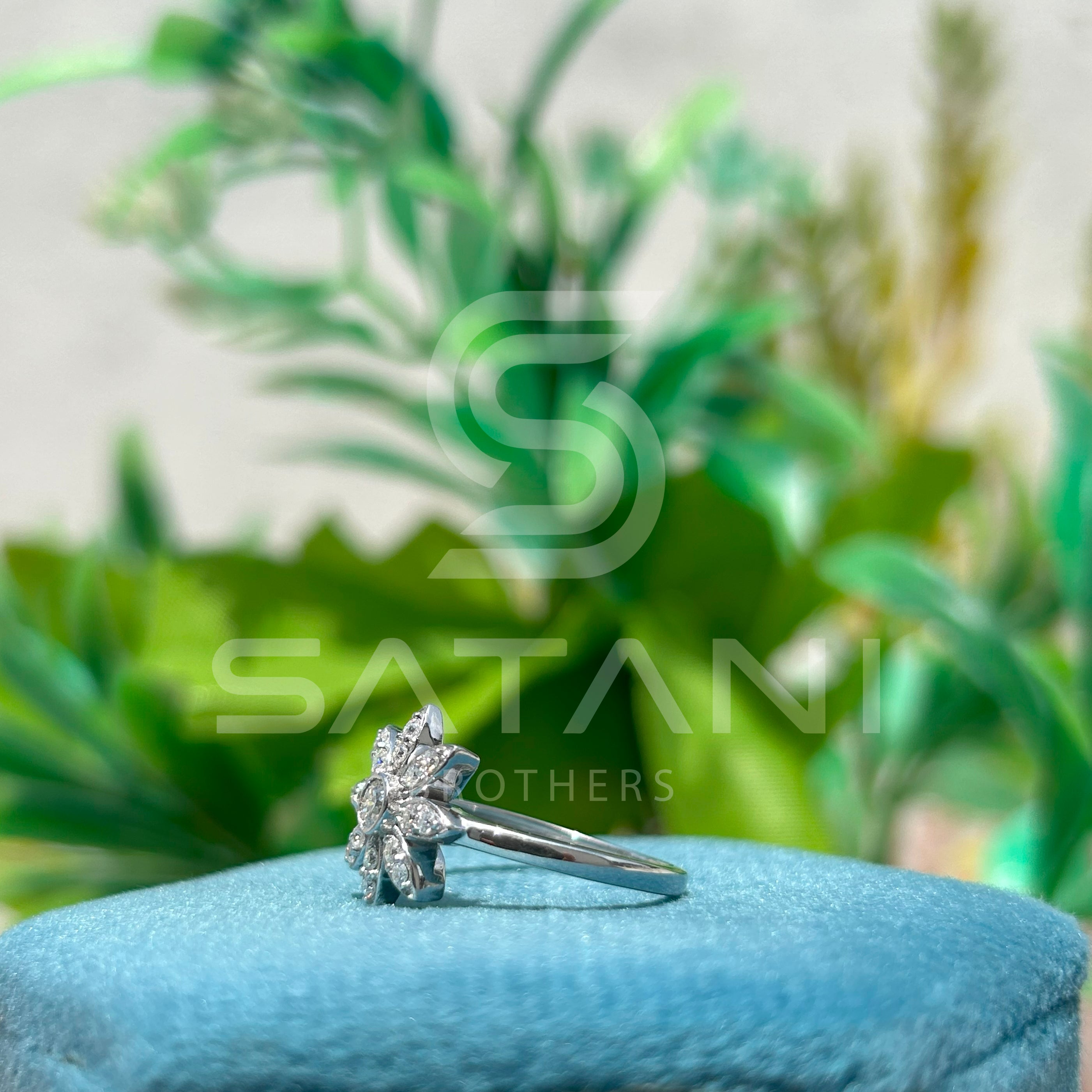 Daisy Diamond Bloom Ring