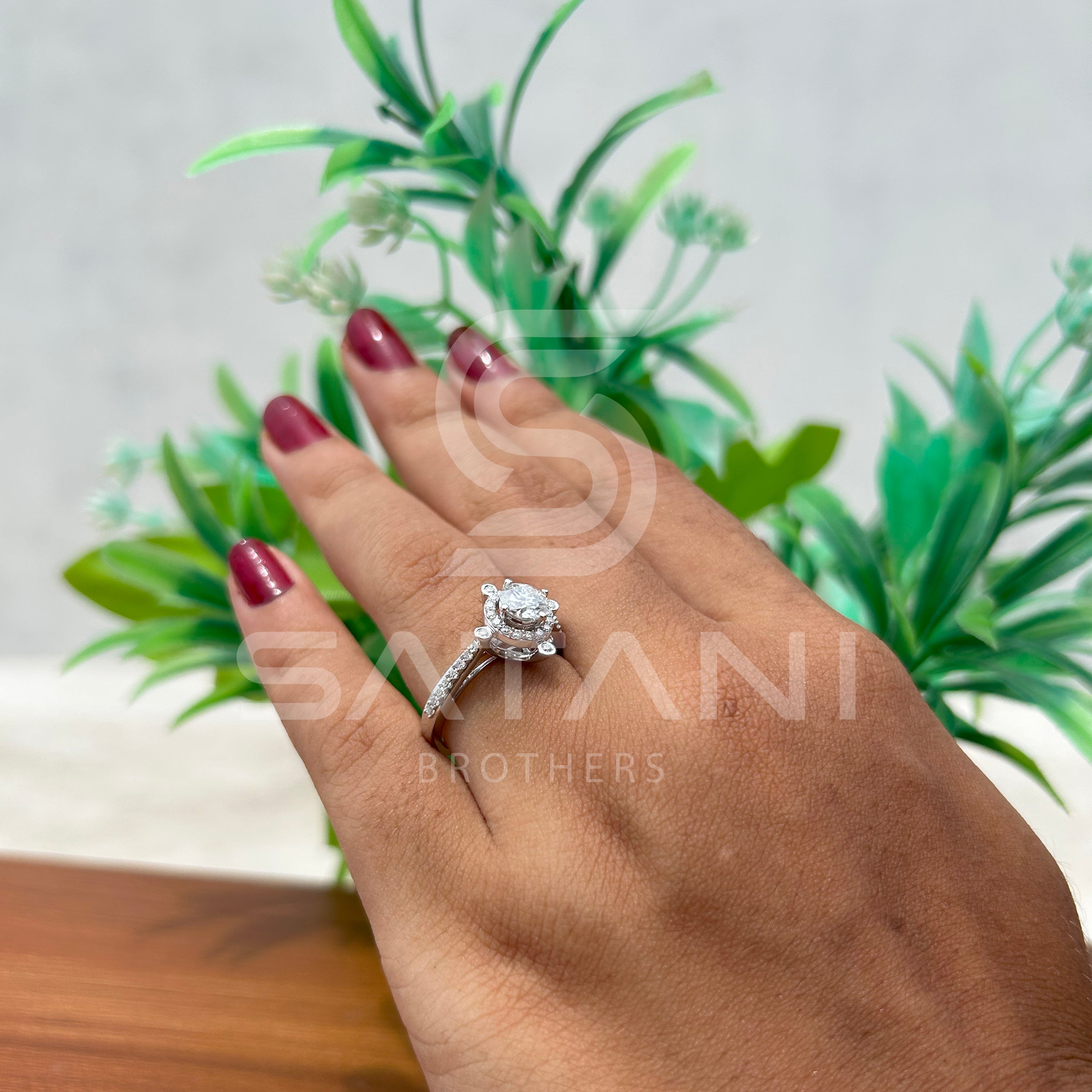 14K White Gold Vintage Halo Engagement Ring with Round Brilliant Diamond & Milgrain Detailing