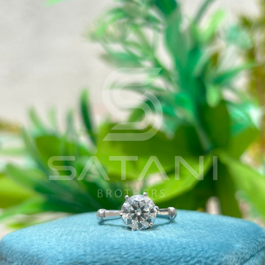 Vintage Solitaire Engagement Ring – Round Brilliant Diamond in Classic Six-Prong White Gold Setting