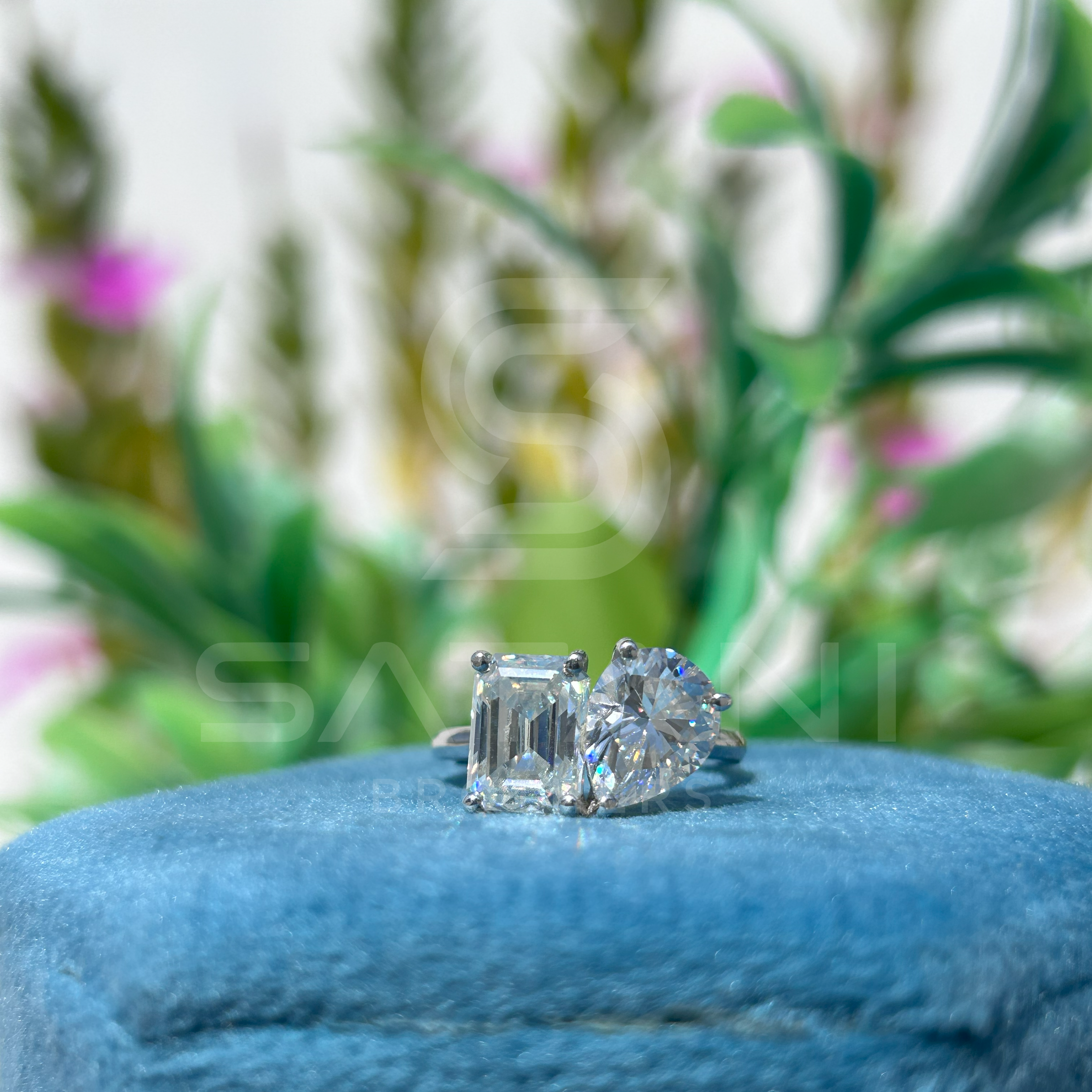 Eternal Duo Toi et Moi Ring – Emerald Cut & Pear Cut Diamonds in Platinum