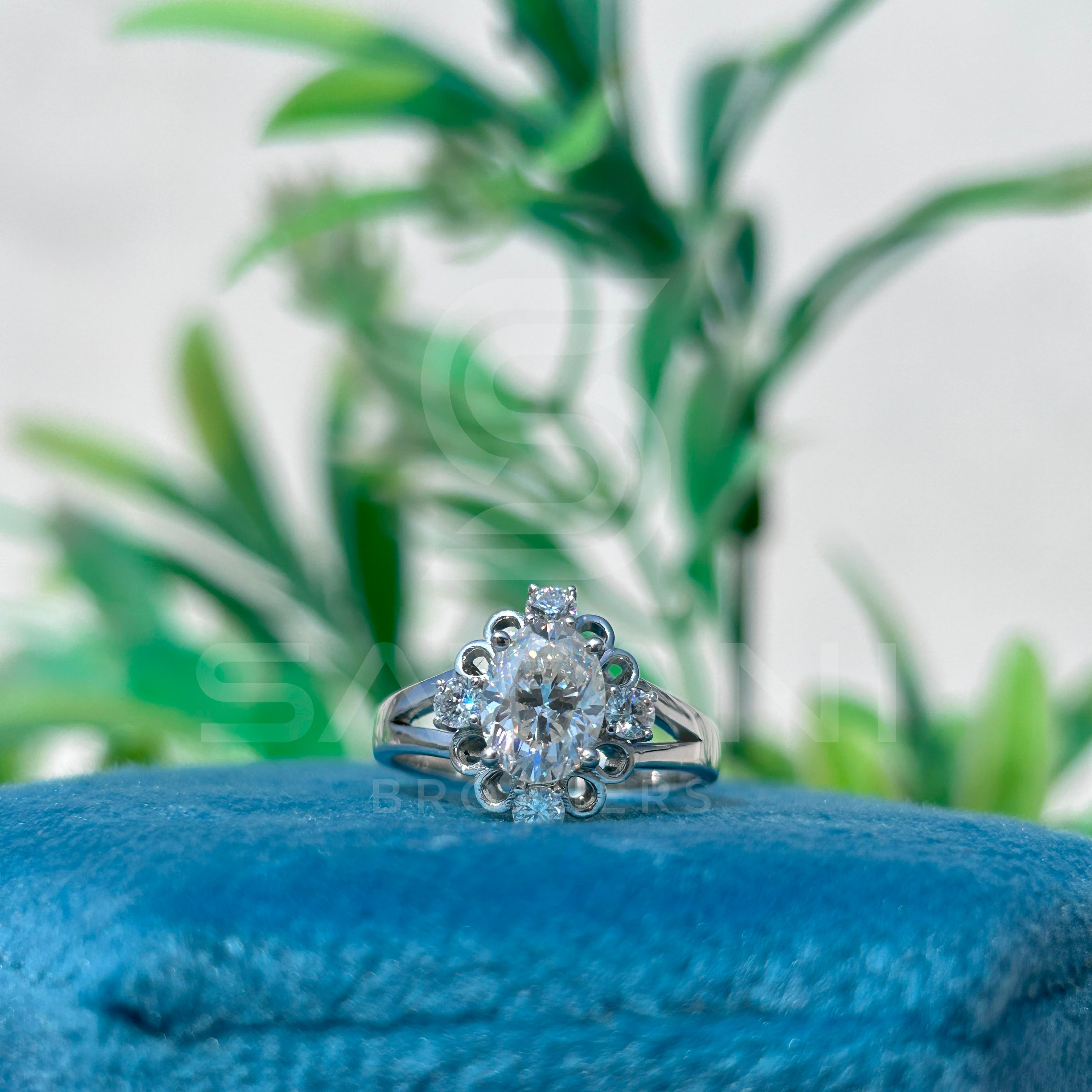 Oval Diamond Cluster Ring – Unique Flower Halo Engagement Ring