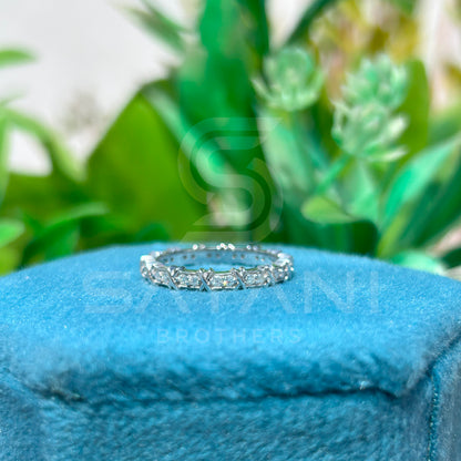 Dazzling Round Diamond White Gold Wedding Band