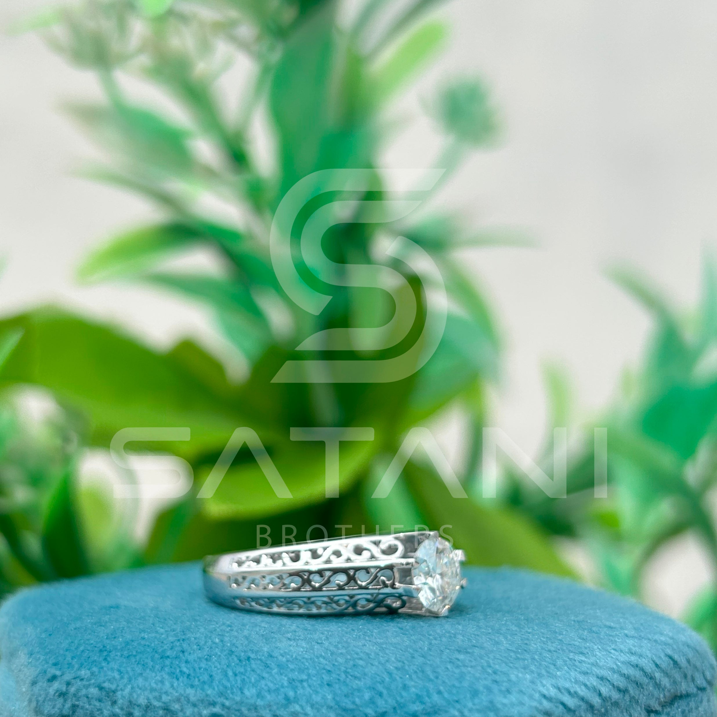 Vintage Filigree Engagement Ring – Round Brilliant Solitaire with Split Shank, Elegant Promise or Wedding Ring