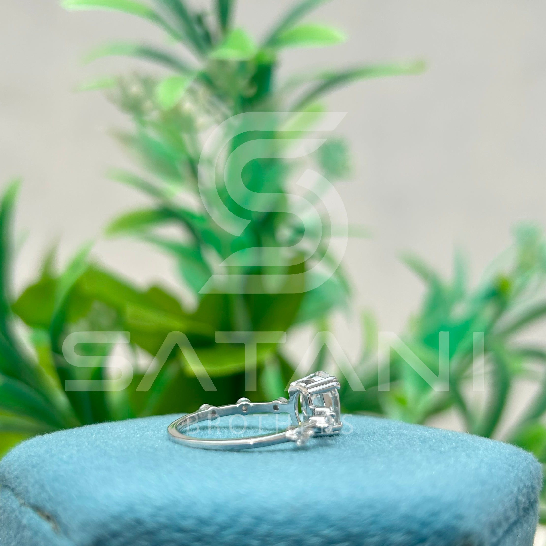 "Oval Cut Moissanite Engagement Ring – Dainty Solitaire with Side Stones, 14K White Gold, Promise Ring, Minimalist Bridal Jewelry"