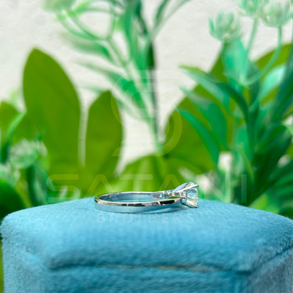 "Round Cut Moissanite Solitaire Engagement Ring with Side Baguettes" 💍