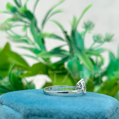Elegant Pear-Cut Diamond Solitaire Ring in Sleek White Gold