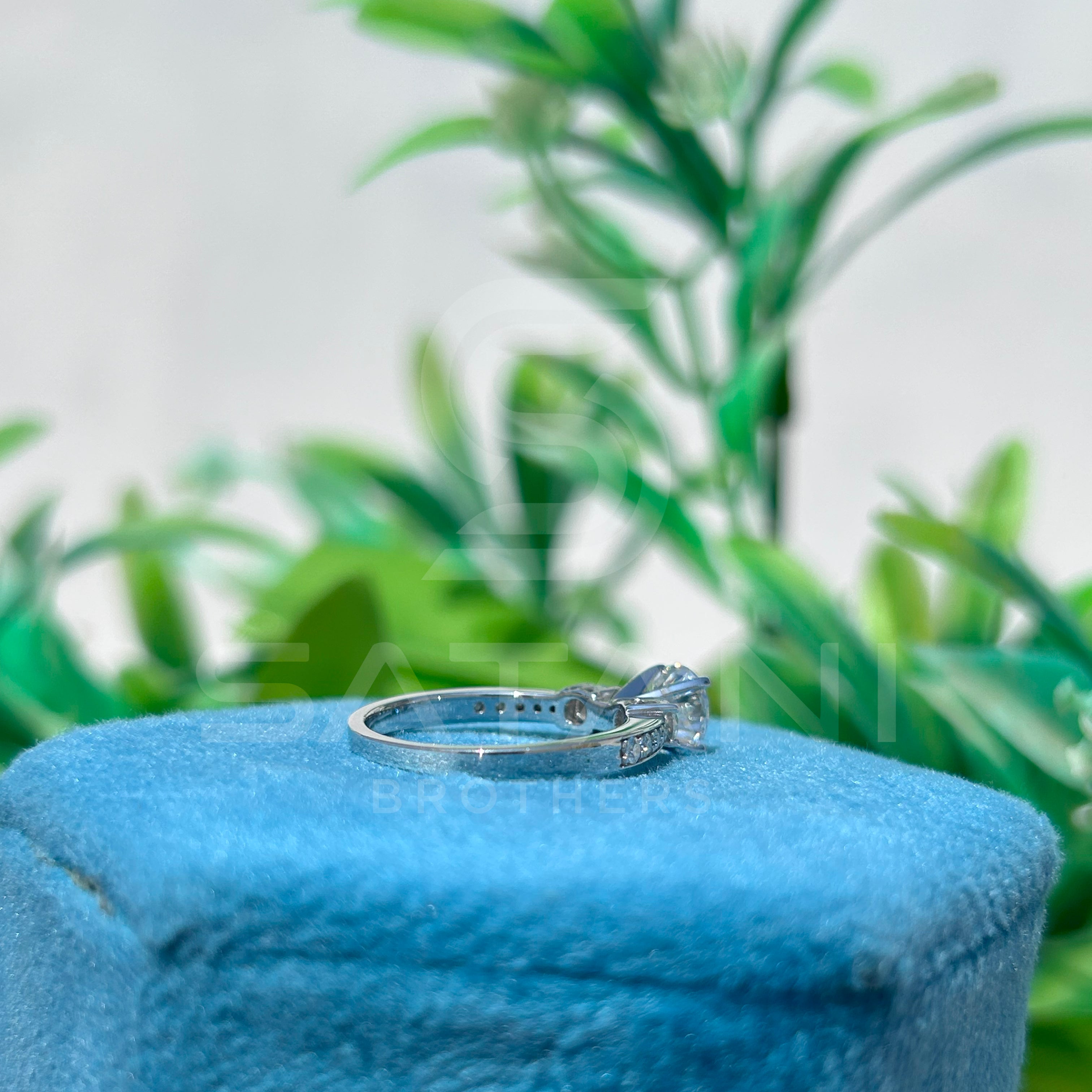 Classic Round Cut 1 CT Diamond Engagement Ring – 6.5mm Solitaire