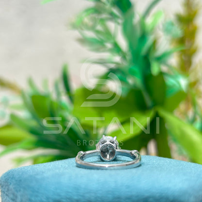 Vintage Solitaire Engagement Ring – Round Brilliant Diamond in Classic Six-Prong White Gold Setting