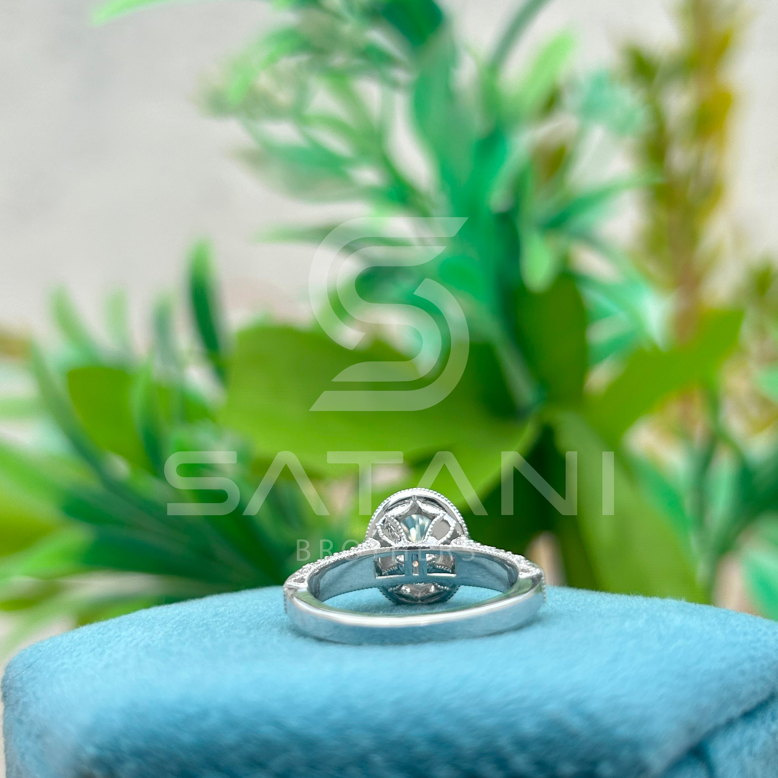 Oval Halo Royal Ring
