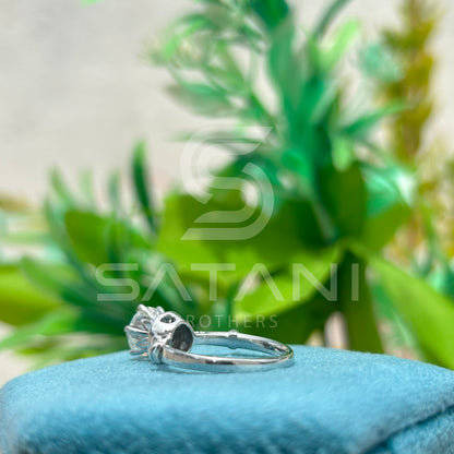 Vintage Solitaire Engagement Ring – Round Brilliant Diamond in Classic Six-Prong White Gold Setting