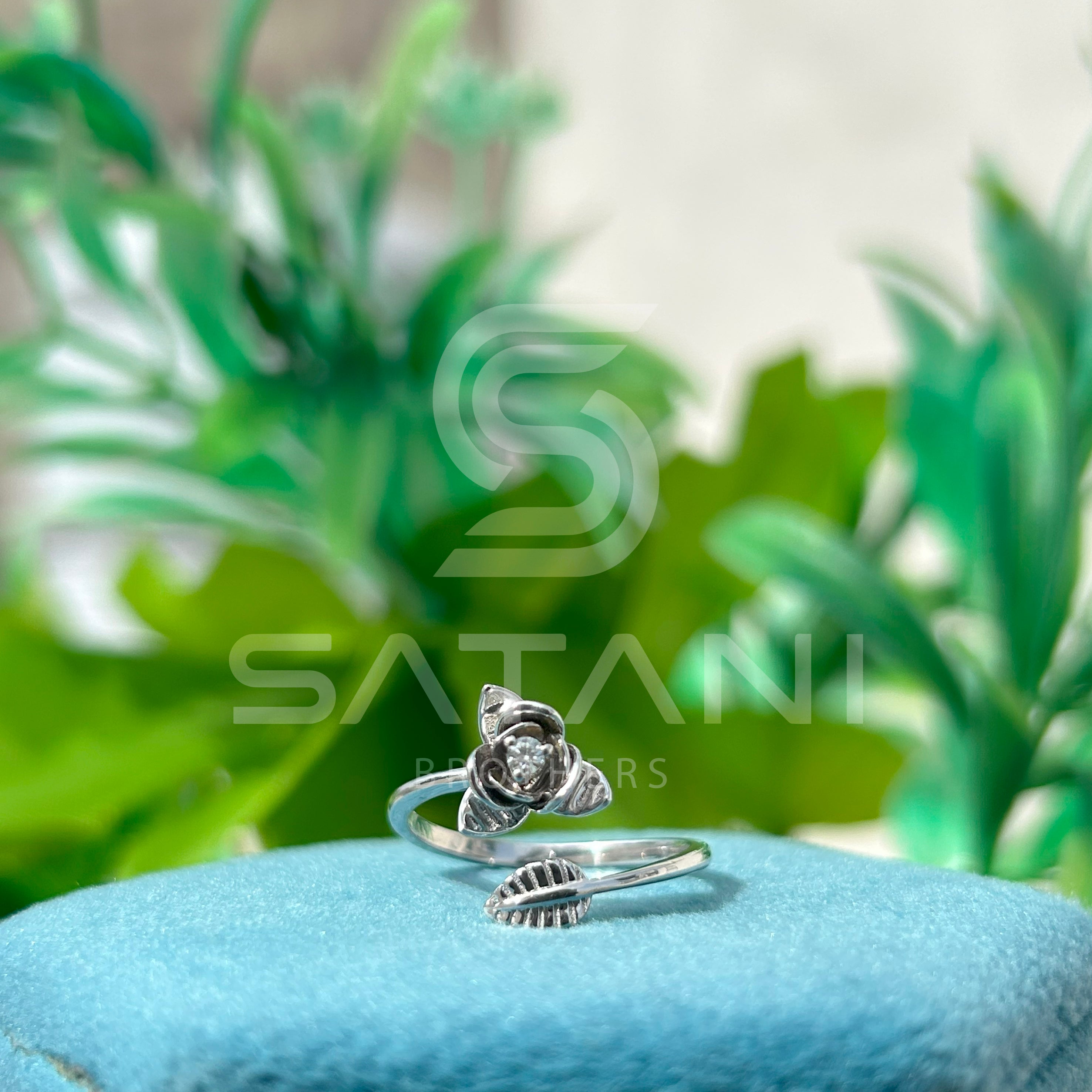 Sterling Silver Rose & Leaf Adjustable Ring – Nature-Inspired Floral Design
