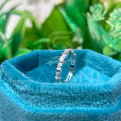 Dazzling Round Diamond White Gold Wedding Band