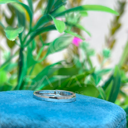 "Minimalist Princess Cut Diamond Ring in White Gold – Dainty Promise Ring for Women"