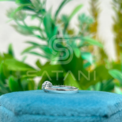 "Heart Shape Diamond Engagement Ring – Halo Design in White Gold"