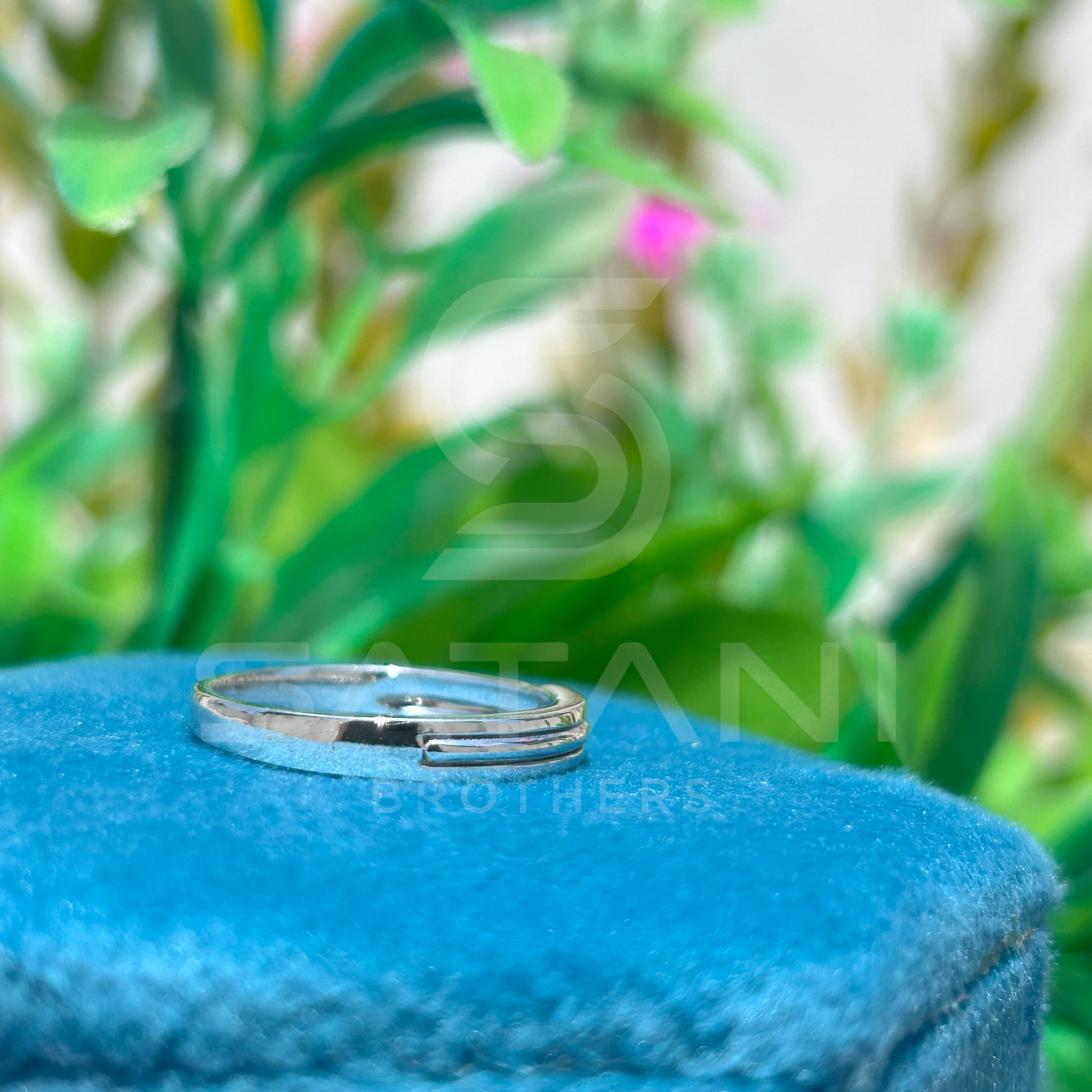 "Minimalist Princess Cut Diamond Ring in White Gold – Dainty Promise Ring for Women"