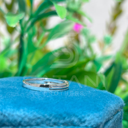 "Minimalist Princess Cut Diamond Ring in White Gold – Dainty Promise Ring for Women"