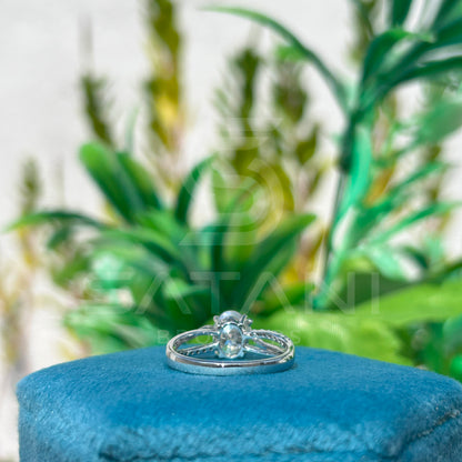 Eternal Glow – Oval Cut Moissanite Ring in Timeless Elegance