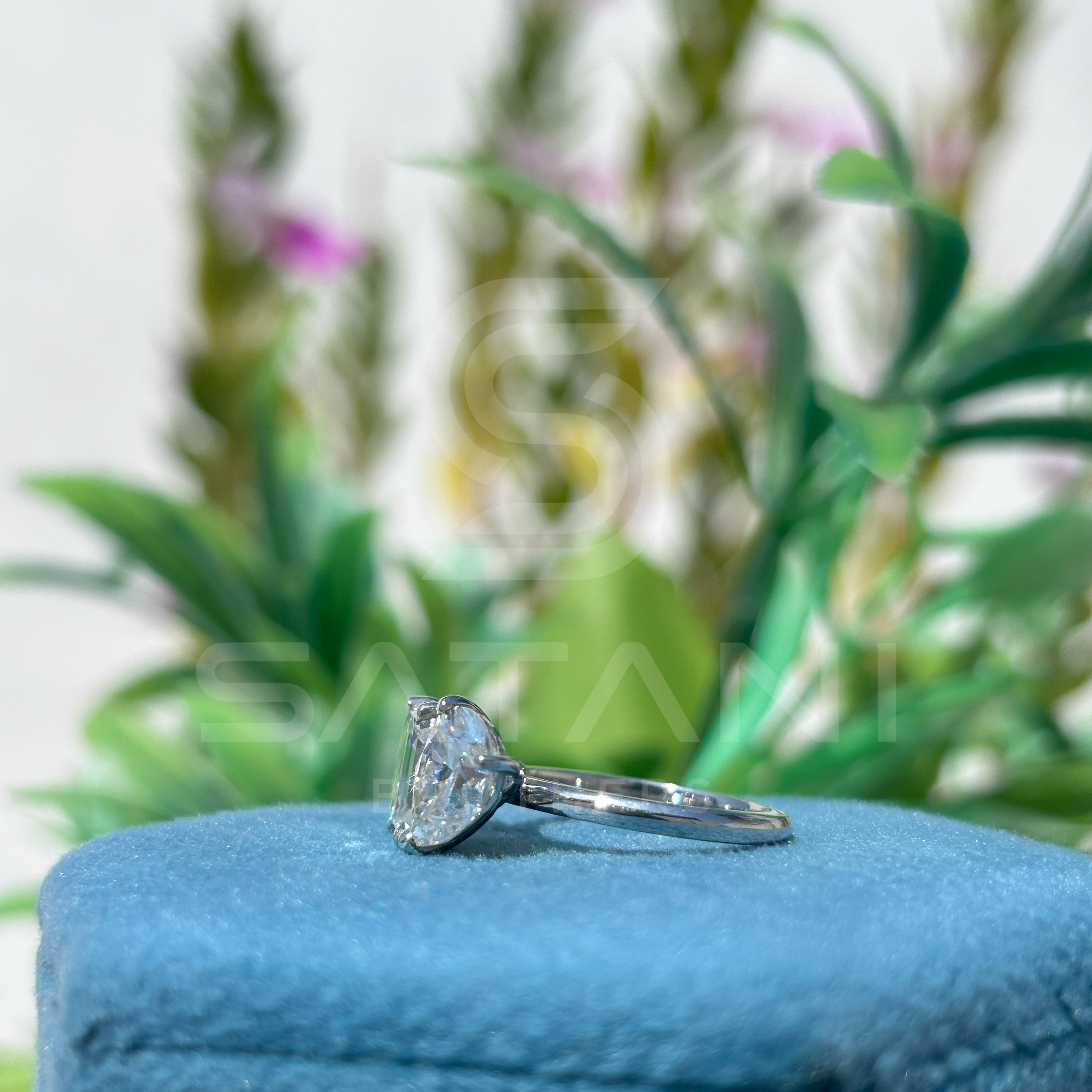 Eternal Duo Toi et Moi Ring – Emerald Cut & Pear Cut Diamonds in Platinum