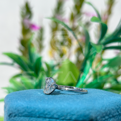 Eternal Duo Toi et Moi Ring – Emerald Cut & Pear Cut Diamonds in Platinum