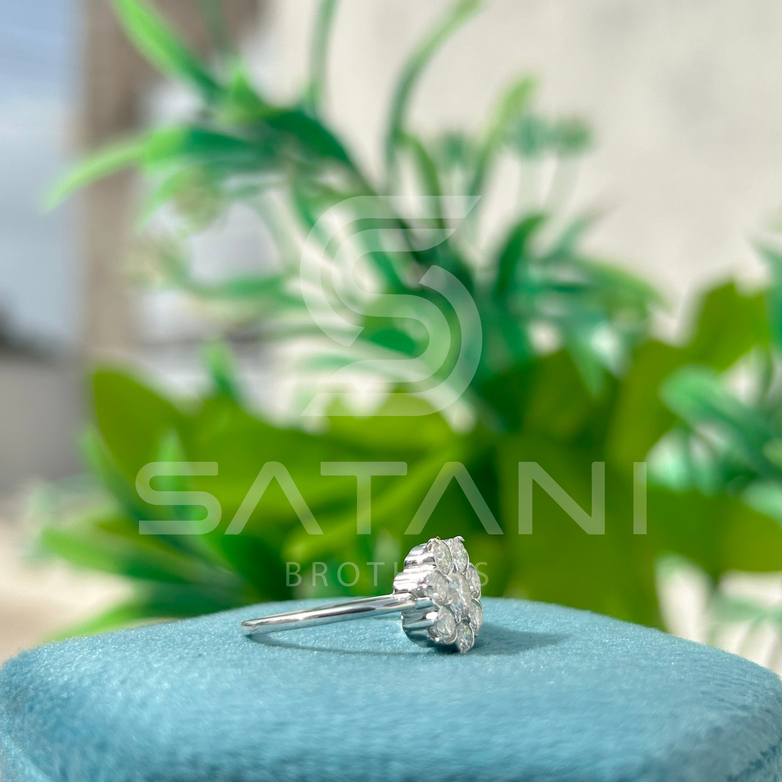 Elegant Diamond Cluster Flower Ring – Timeless Floral Design in White Gold