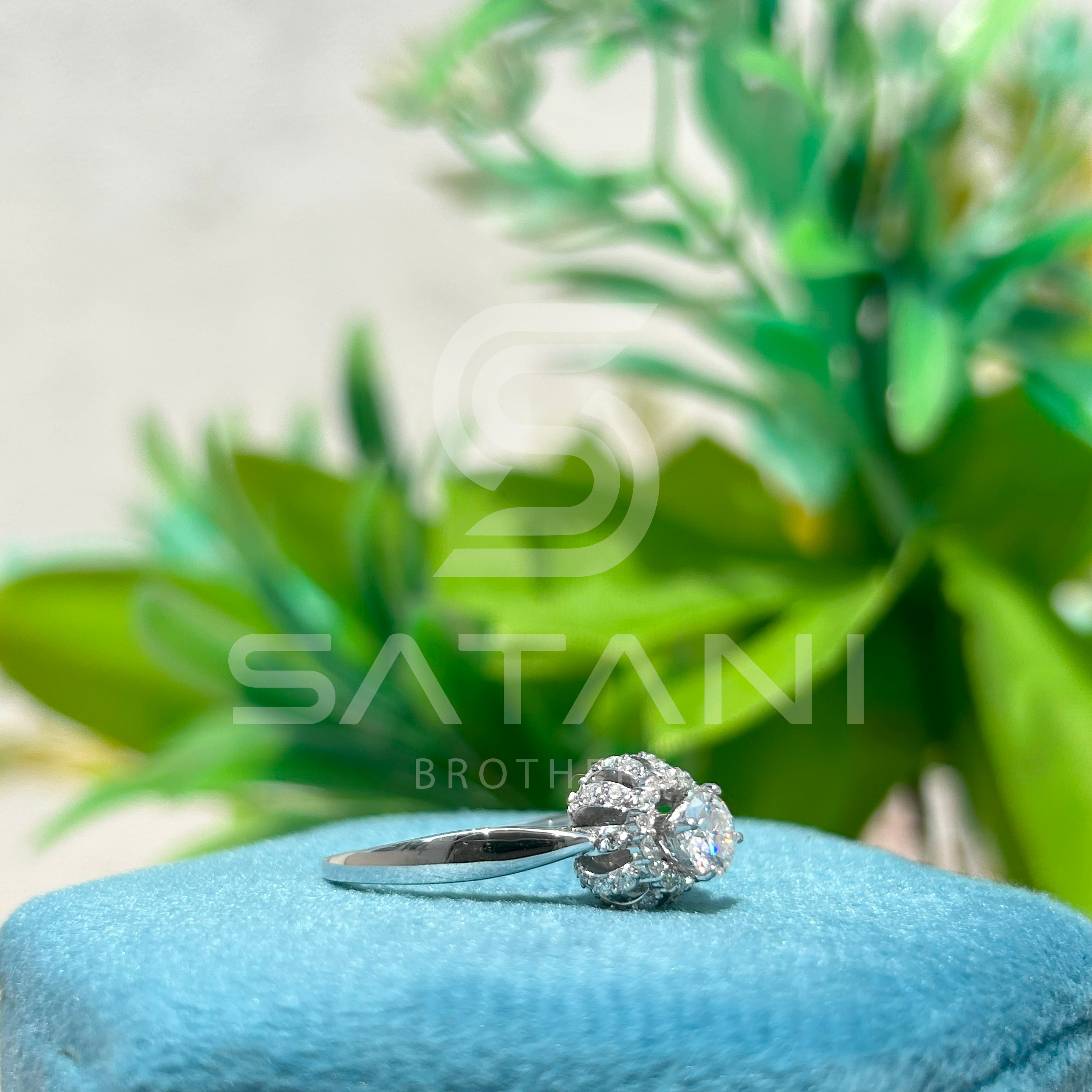 "Floral Halo Moissanite Engagement Ring – Dainty Flower Cluster Design in 925 Silver or 10K/14K/18K Gold – Unique Promise Ring for Her"