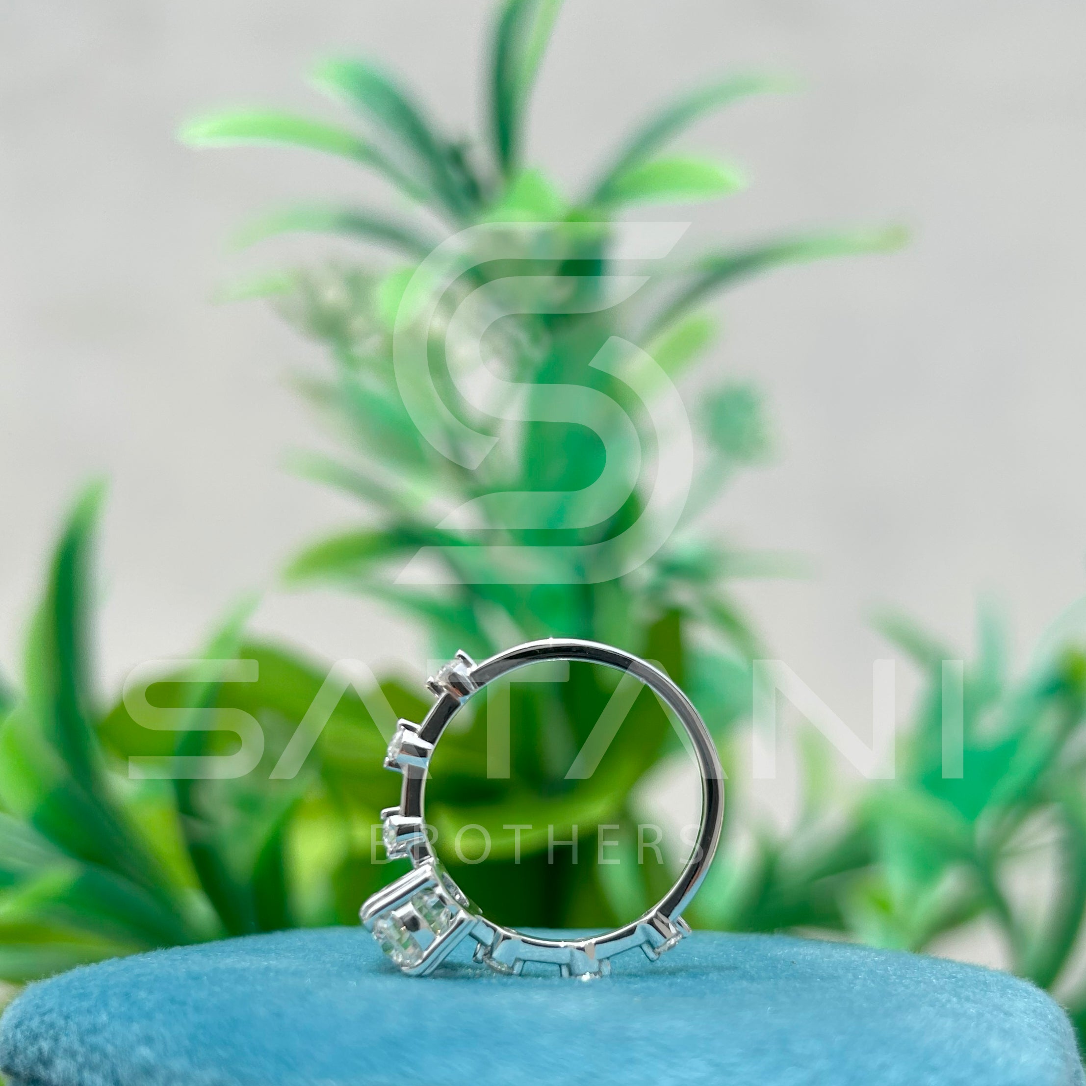 "Oval Cut Moissanite Engagement Ring – Dainty Solitaire with Side Stones, 14K White Gold, Promise Ring, Minimalist Bridal Jewelry"