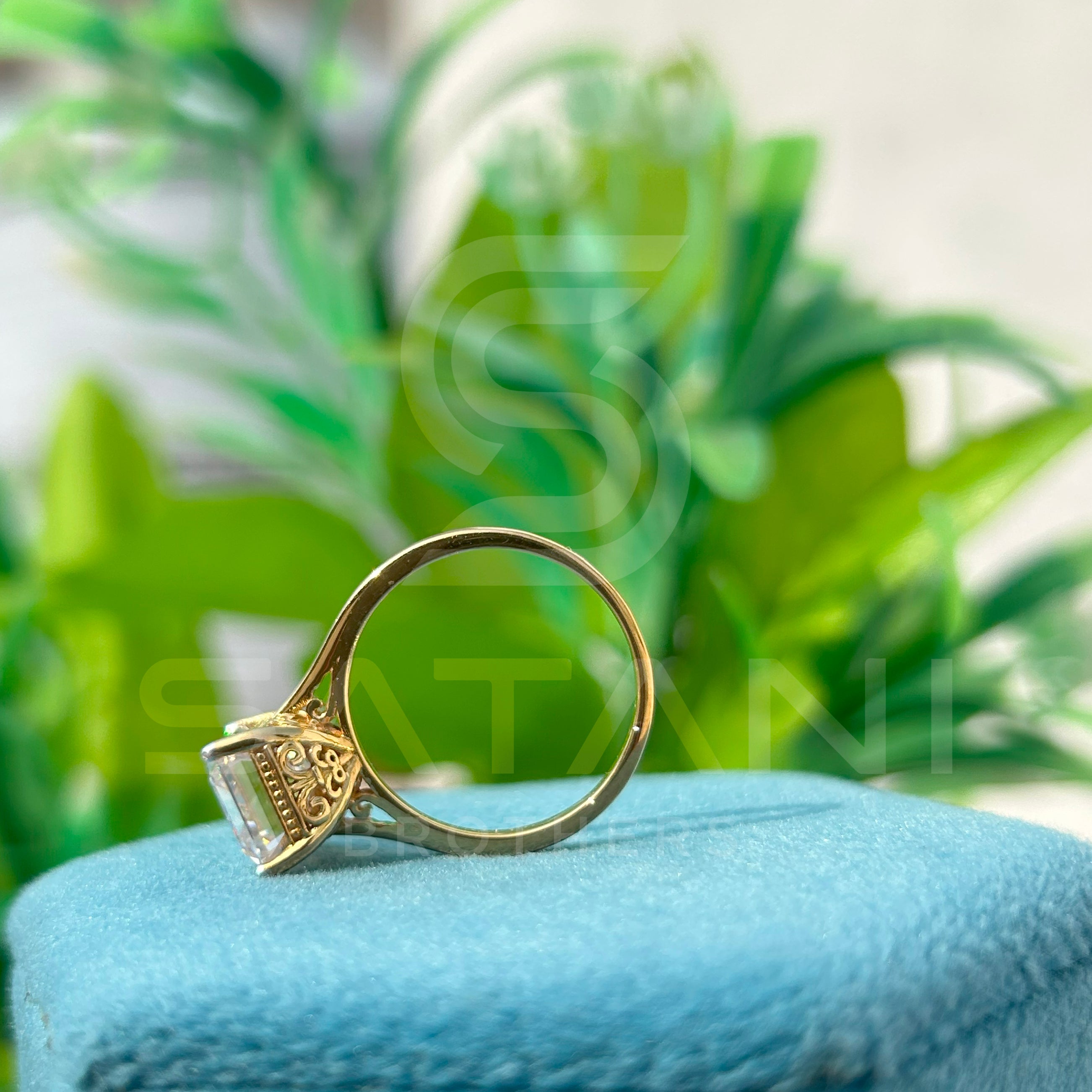 Emerald Elegance Solitaire