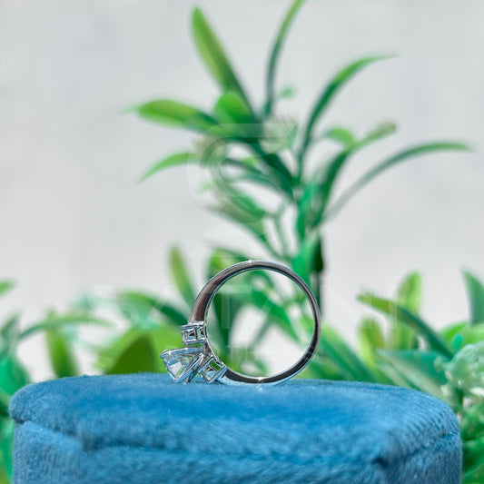 Classic Round Cut 1 CT Diamond Engagement Ring – 6.5mm Solitaire