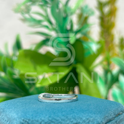 Curved Princess Cut Diamond Band – 7 Stones 2x2mm