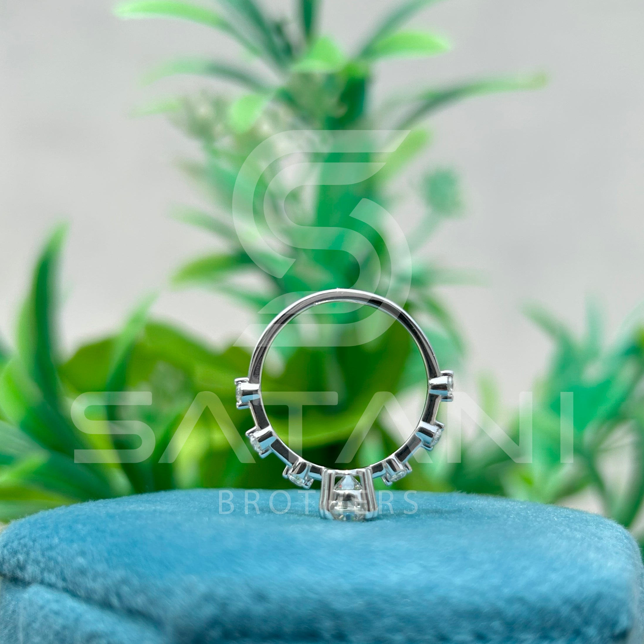 "Oval Cut Moissanite Engagement Ring – Dainty Solitaire with Side Stones, 14K White Gold, Promise Ring, Minimalist Bridal Jewelry"
