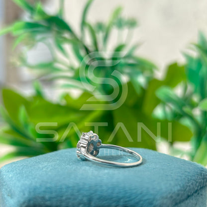 Elegant Diamond Cluster Flower Ring – Timeless Floral Design in White Gold