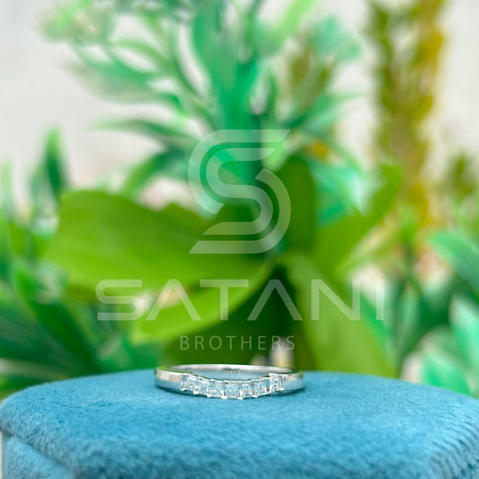 Curved Princess Cut Diamond Band – 7 Stones 2x2mm