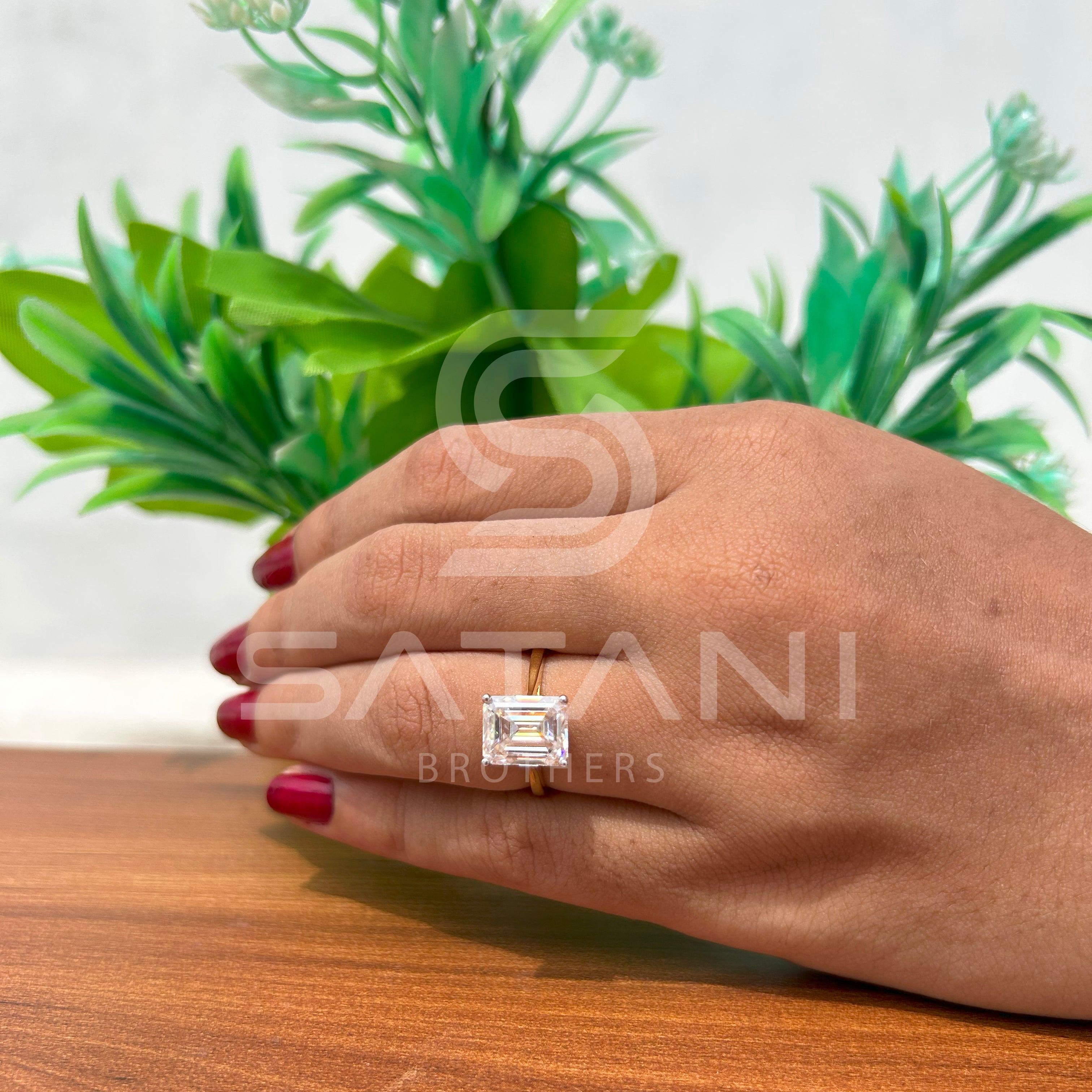 Emerald Elegance Solitaire