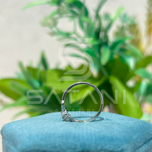 White Gold Diamond Cluster Ring with Twisted Shoulder Design – Elegant & Timeless