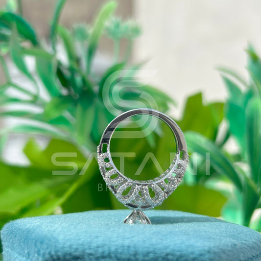 "Vintage-Inspired Oval Halo Engagement Ring – Triple Row Pave Band with Filigree Detailing"