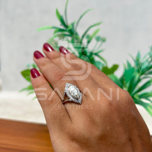 Marquise Cut Diamond Halo Ring in 925 Sterling Silver – Vintage Inspired Split Shank Engagement Ring, Elegant Solitaire with Halo Setting