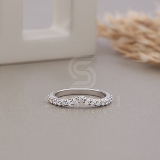 V-Shape Design ring, Dainty Wedding Band, Diamond Wedding band, Curved Wedding Band, Chevron Ring, Dainty Stacking Ring