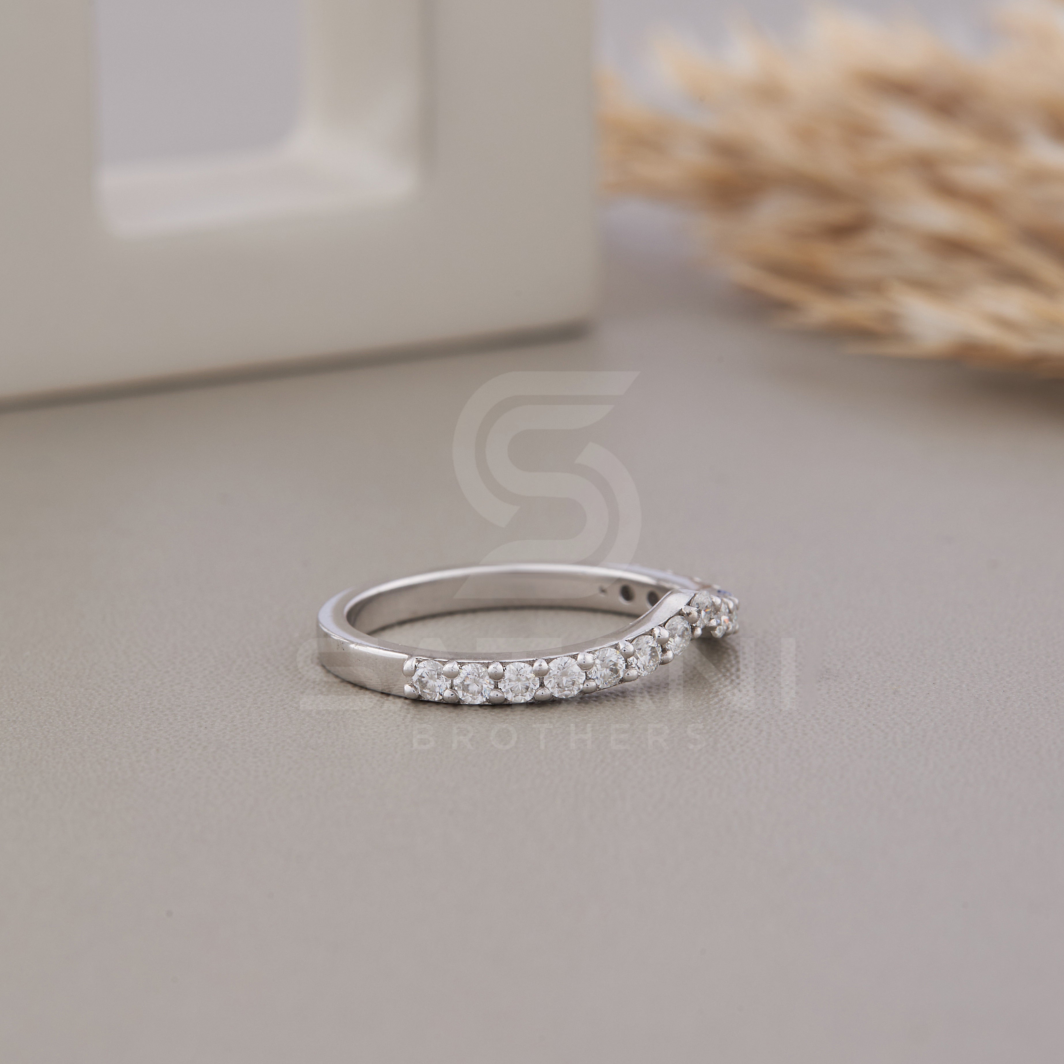 V-Shape Design ring, Dainty Wedding Band, Diamond Wedding band, Curved Wedding Band, Chevron Ring, Dainty Stacking Ring