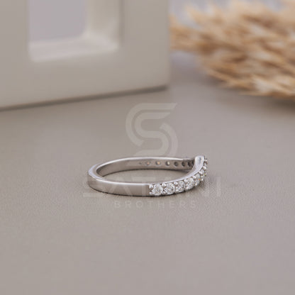 V-Shape Design ring, Dainty Wedding Band, Diamond Wedding band, Curved Wedding Band, Chevron Ring, Dainty Stacking Ring