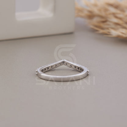 V-Shape Design ring, Dainty Wedding Band, Diamond Wedding band, Curved Wedding Band, Chevron Ring, Dainty Stacking Ring