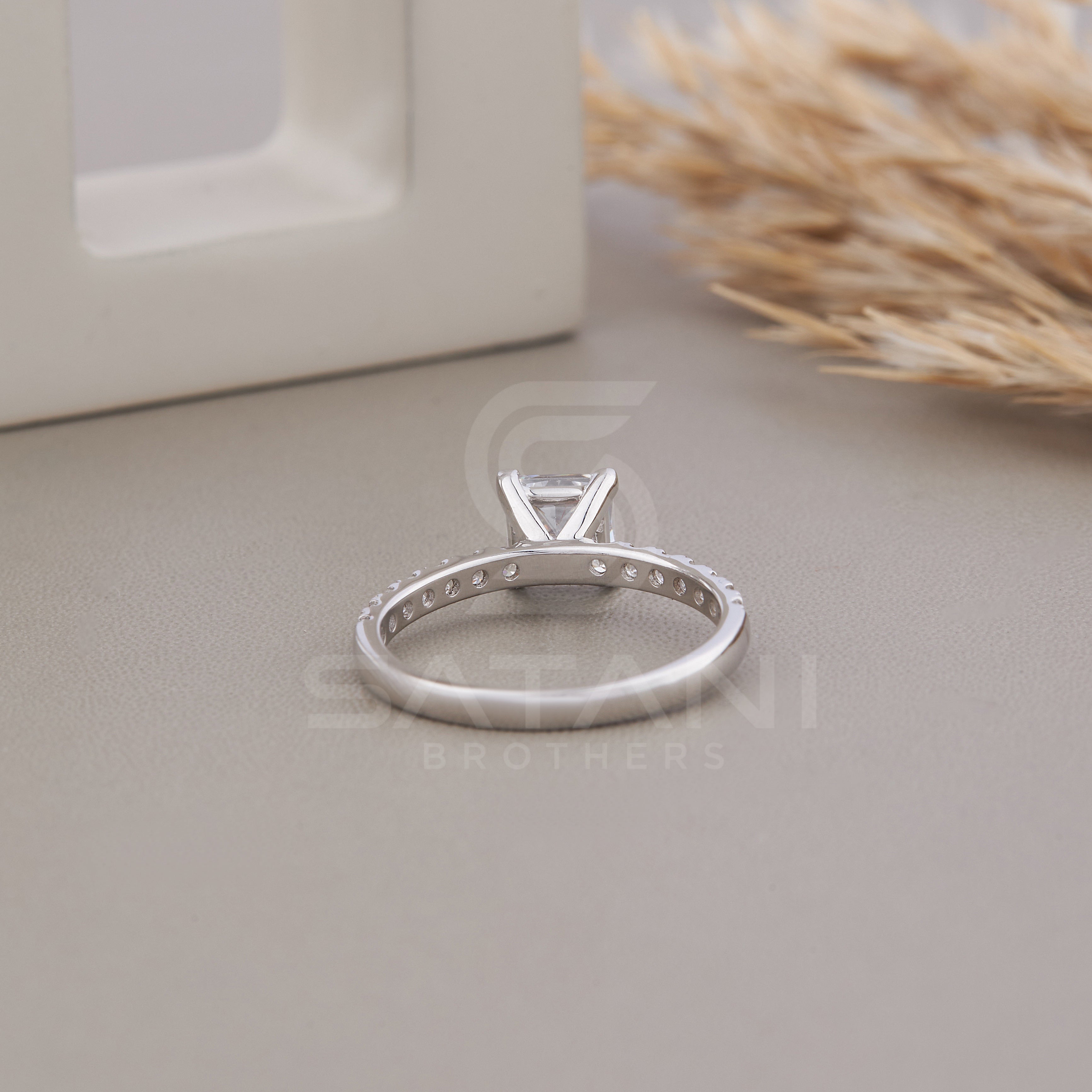1 CT Princess cut Diamond Ring, VVS Diamond Accents – Wedding Ring