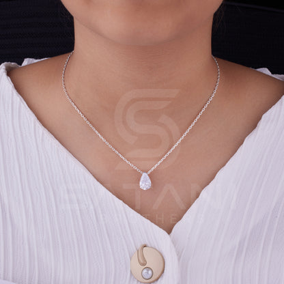 Solitaire pendent, Pear shape pendent with chain